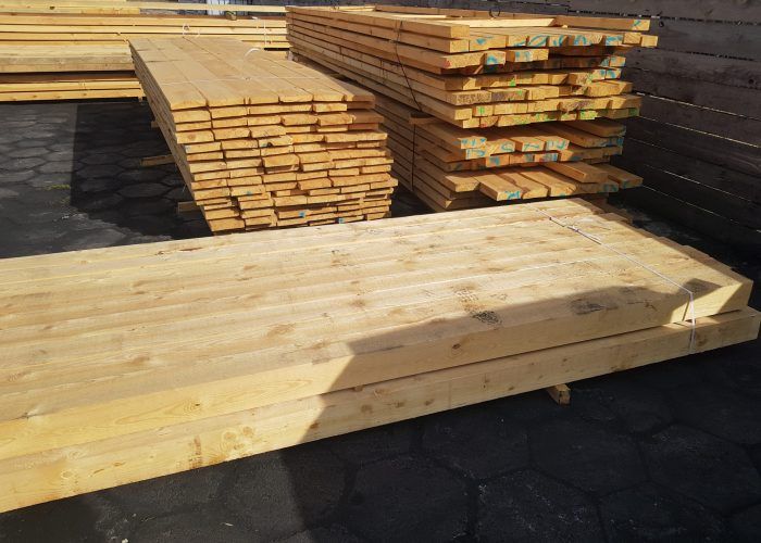 drewno konstrukcyjne szorstkie